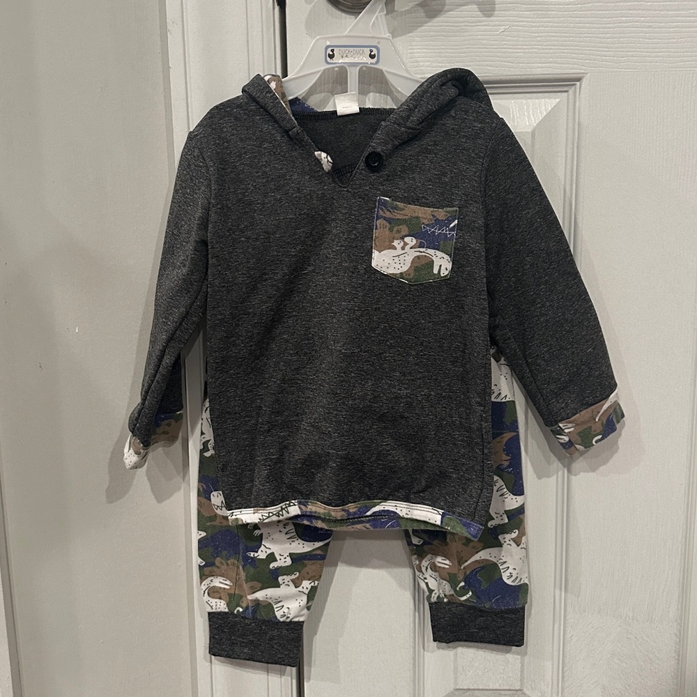 Long sleeve dino set